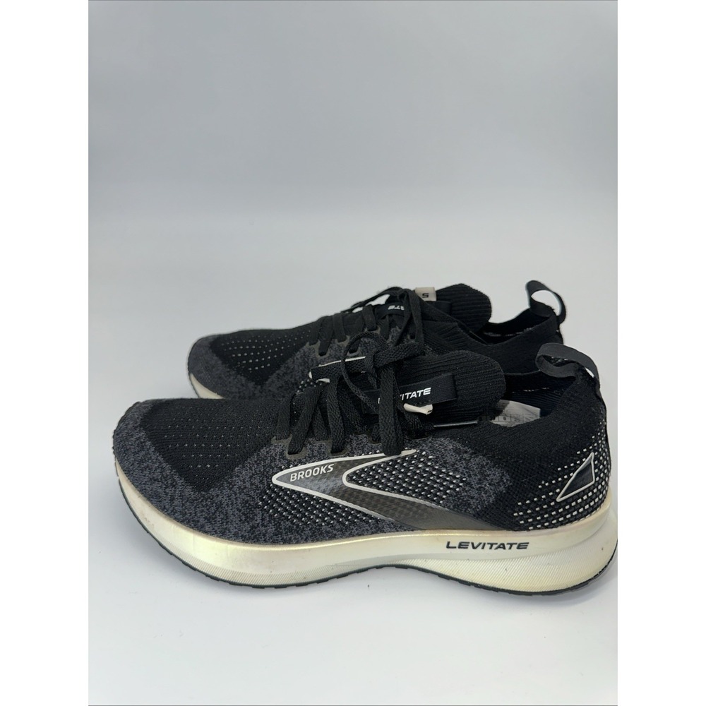 Women's Size 8 brooks levitate 5 womens